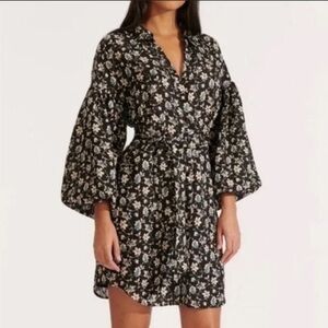 Veronica Beard Black Floral Mini Dress – Size s – Silk-Linen Blend Floral  Robe